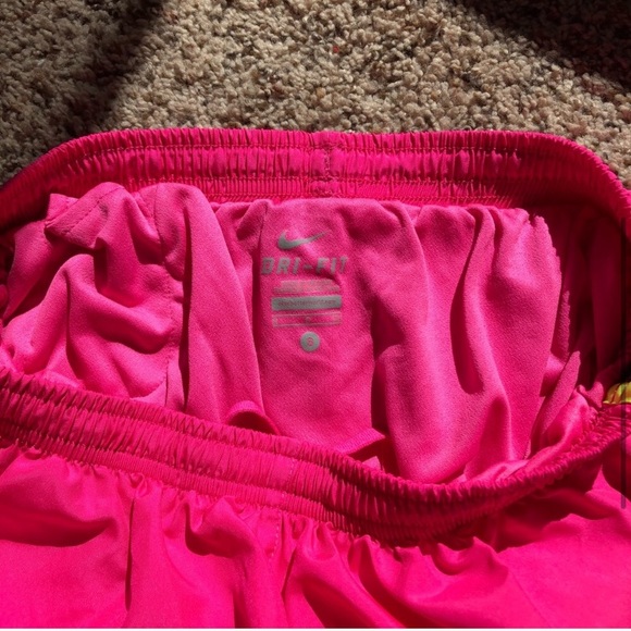 Nike Running Shorts - Picture 3 of 4